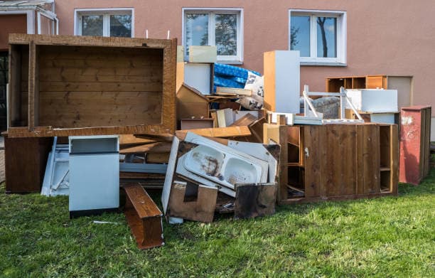 Trash removal and recycling service for a Myrtle Beach home